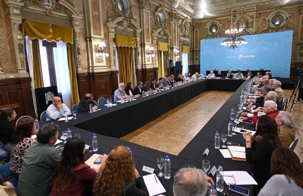 Kicillof encabezó el primer encuentro de la Comisión Asesora Canal Magdalena