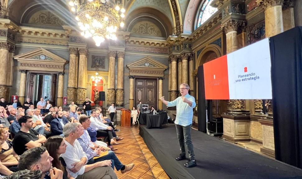 A 20 años del oro olímpico, Rubén Magnano brindó una charla inspiracional en La Plata