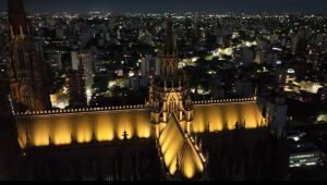 La Catedral se llena de luz y su campanario de música otra vez