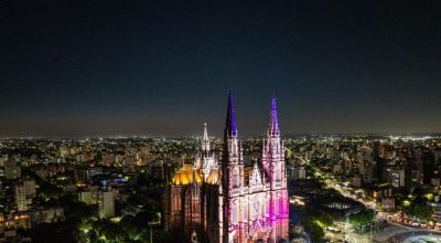 Ante una multitud, la Catedral platense recuperó su esplendor con un espectáculo sinfónico y mucha emoción